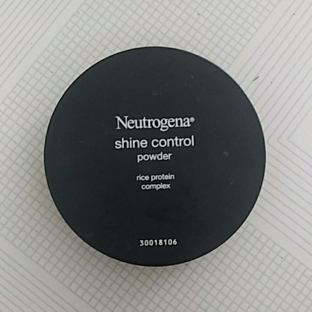 Shine control powder